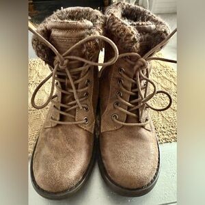 Maurices Hayden Women's Tan Lace-Up Boots NWOT